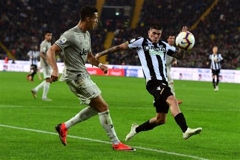 Udinese 0-3 Juventus, Senin, 21 Agustus 2023Juventus tancap gas pada laga pertama dengan menangi duel Bianconeri melawan Udinese. Federico Chiesa, Dusan Vlah...